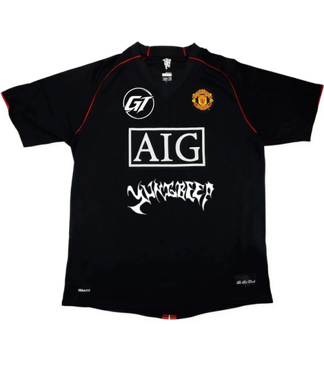 Camiseta Manchester United x Yung Beef